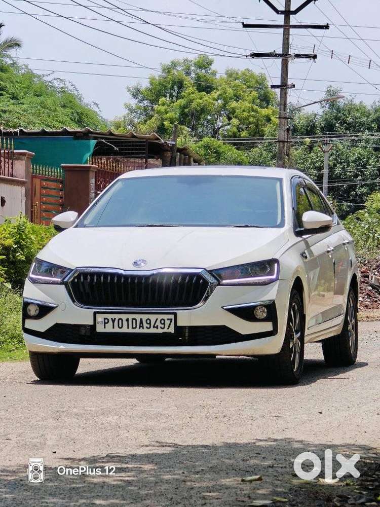 Skoda Slavia Anniversary Edition 1.5l Tsi Mt, 2023, Petrol