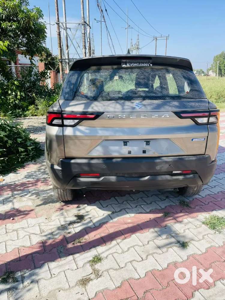 Maruti Suzuki Brezza 2022 Petrol 19800 Kmdrive Jk06 Number