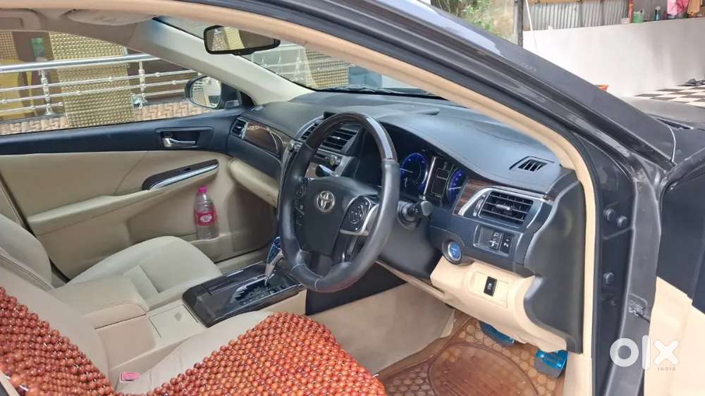 Toyota Camry 2016 Petrol 75000 Km Driven