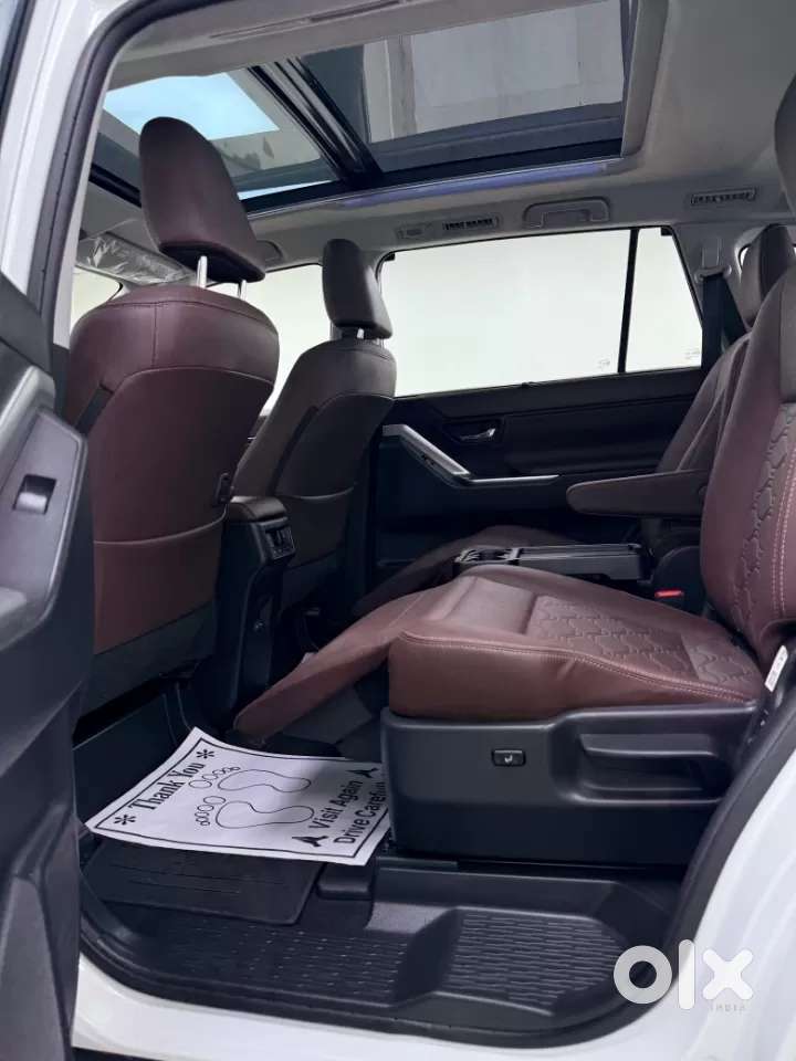 Toyota Innova Hycross 2.0 Zx Hybrid 7 Str, 2025, Petrol