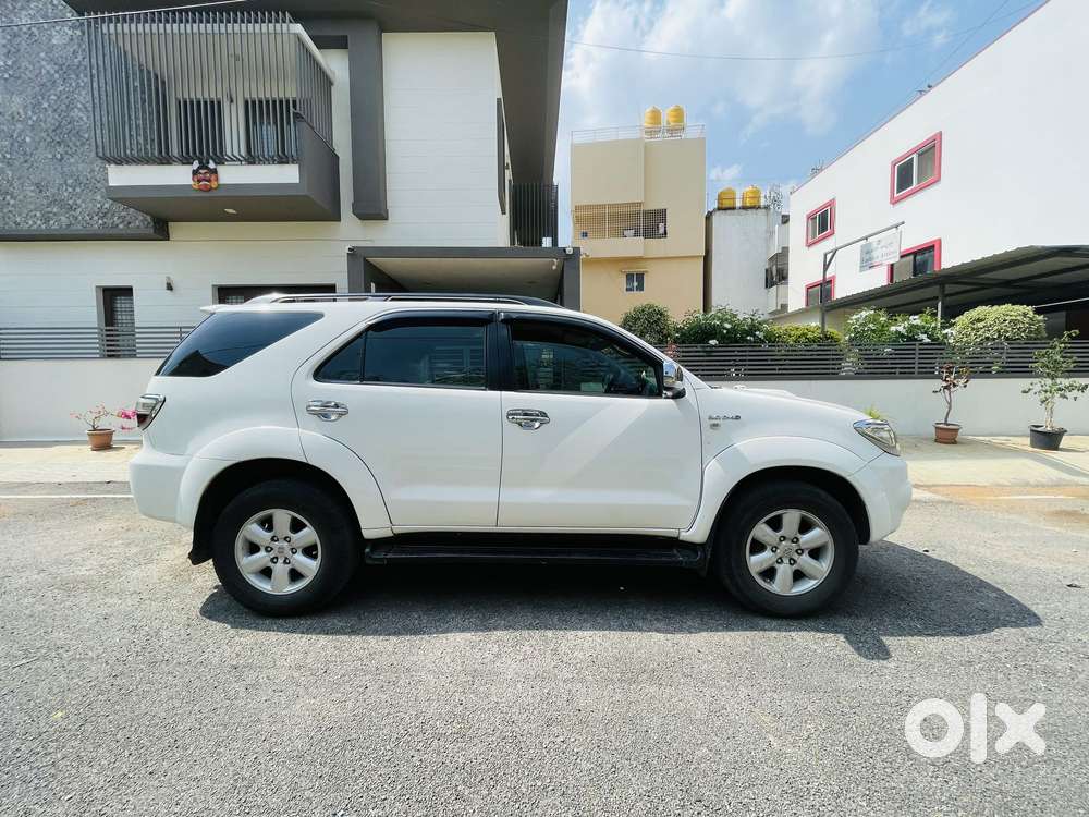 Toyota Fortuner 3.0 4x4 Manual, 2011, Diesel