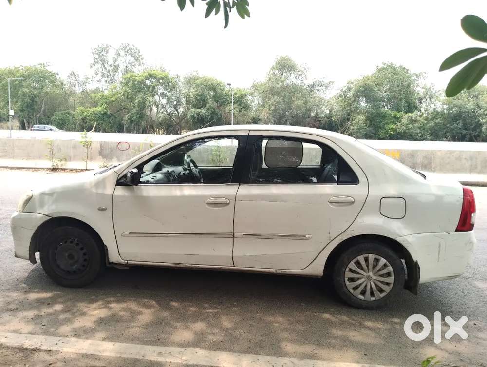 Toyota Etios 2011 Cng & Petrol 180000 Km Driven