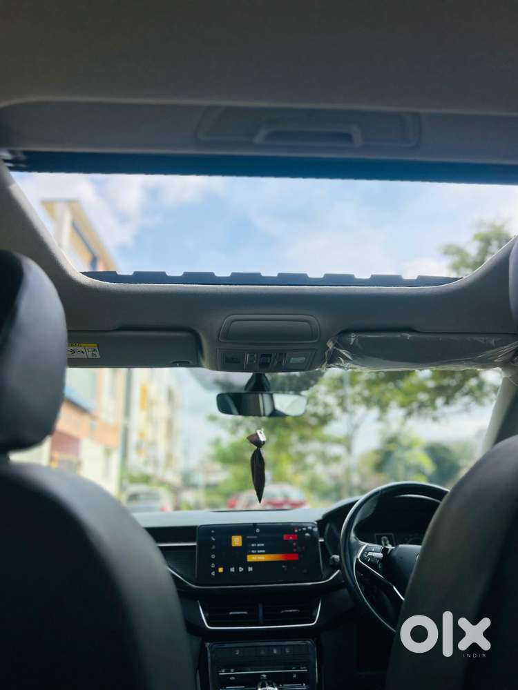 Skoda Kushaq 1.0 Tsi Style At, 2023, Petrol