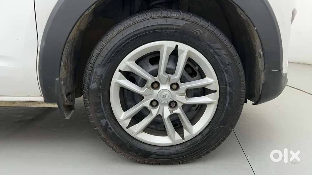 Renault Triber Rxl, 2022, Petrol