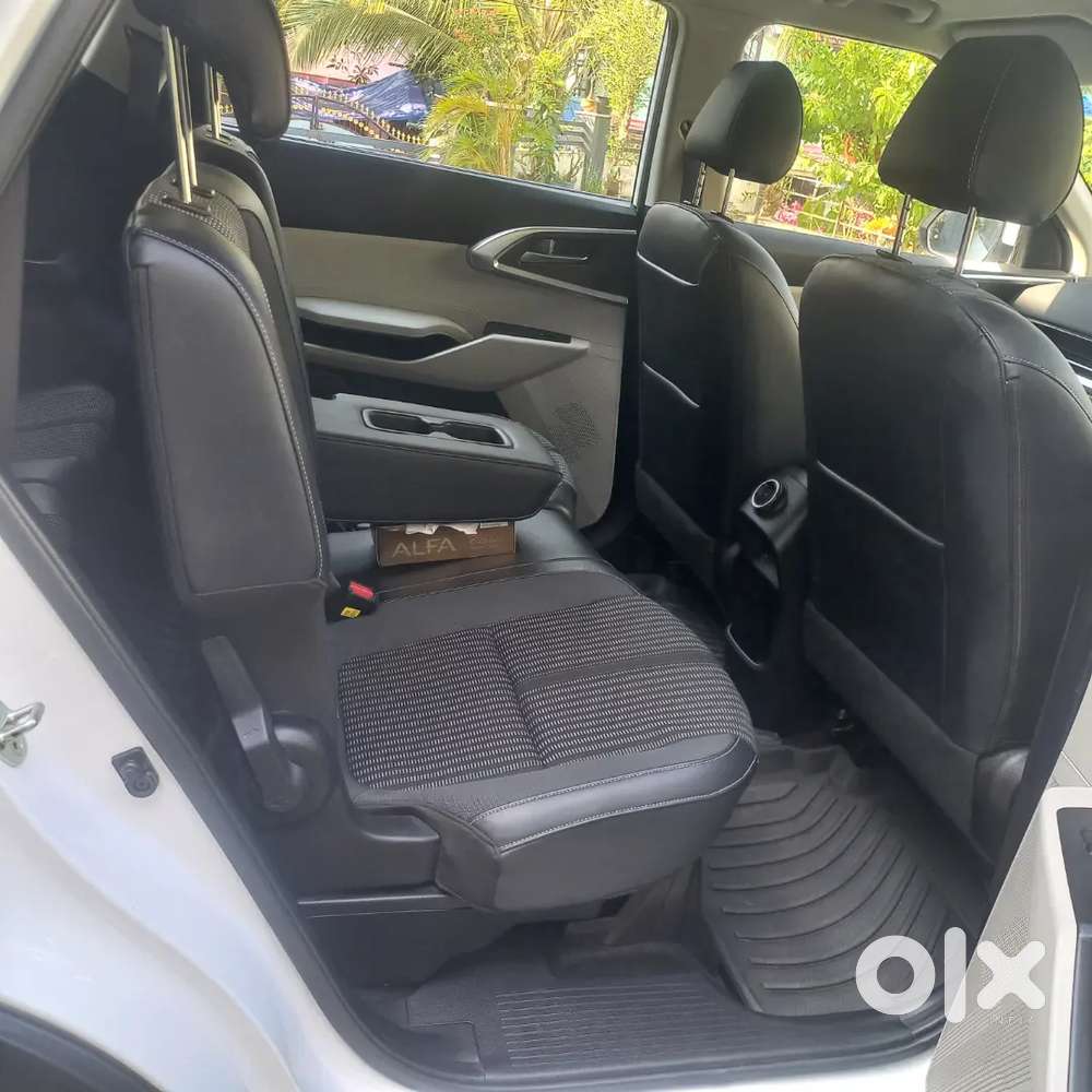 Kia Carens 2022 Petrol 15400 Km Driven Showroom Condition