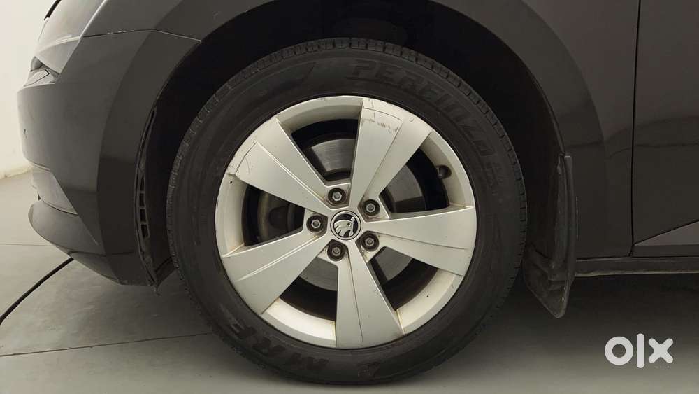 Skoda Superb [ ] 1.8 Style Tsi At, 2018, Petrol