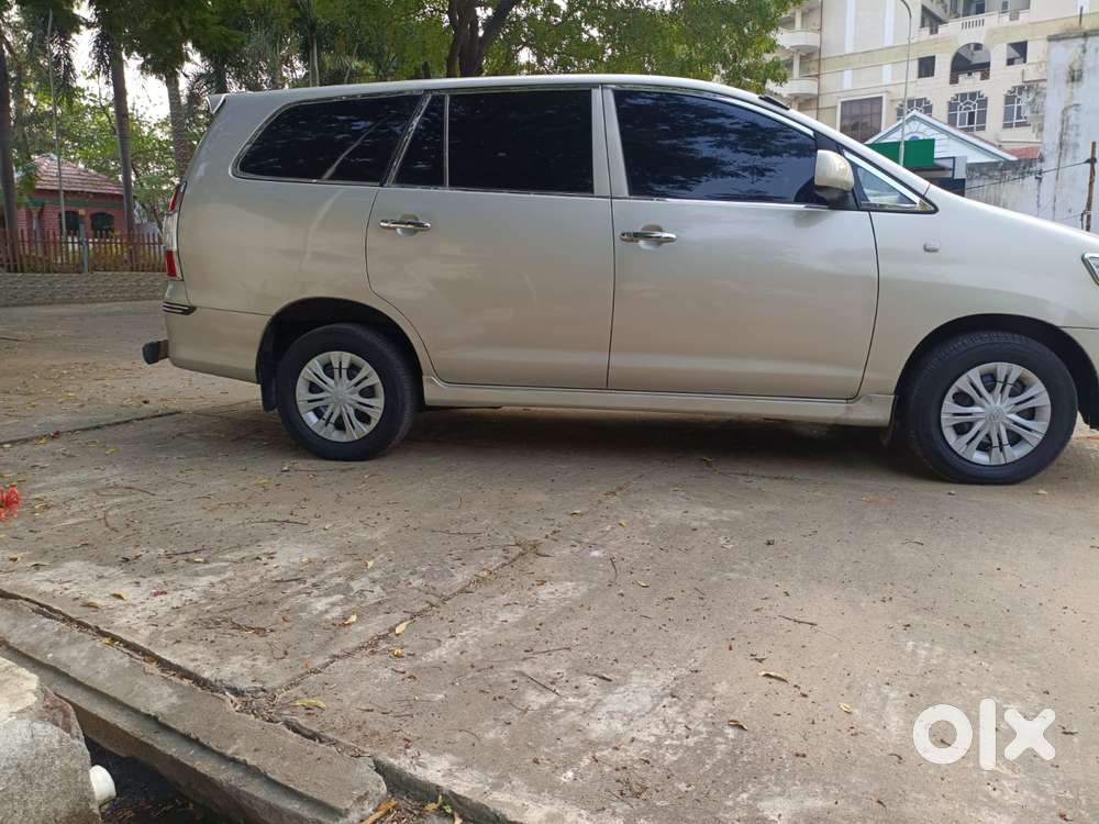 Toyota Innova 2.5 G (diesel) 7 Seater Bs Iv, 2014, Diesel