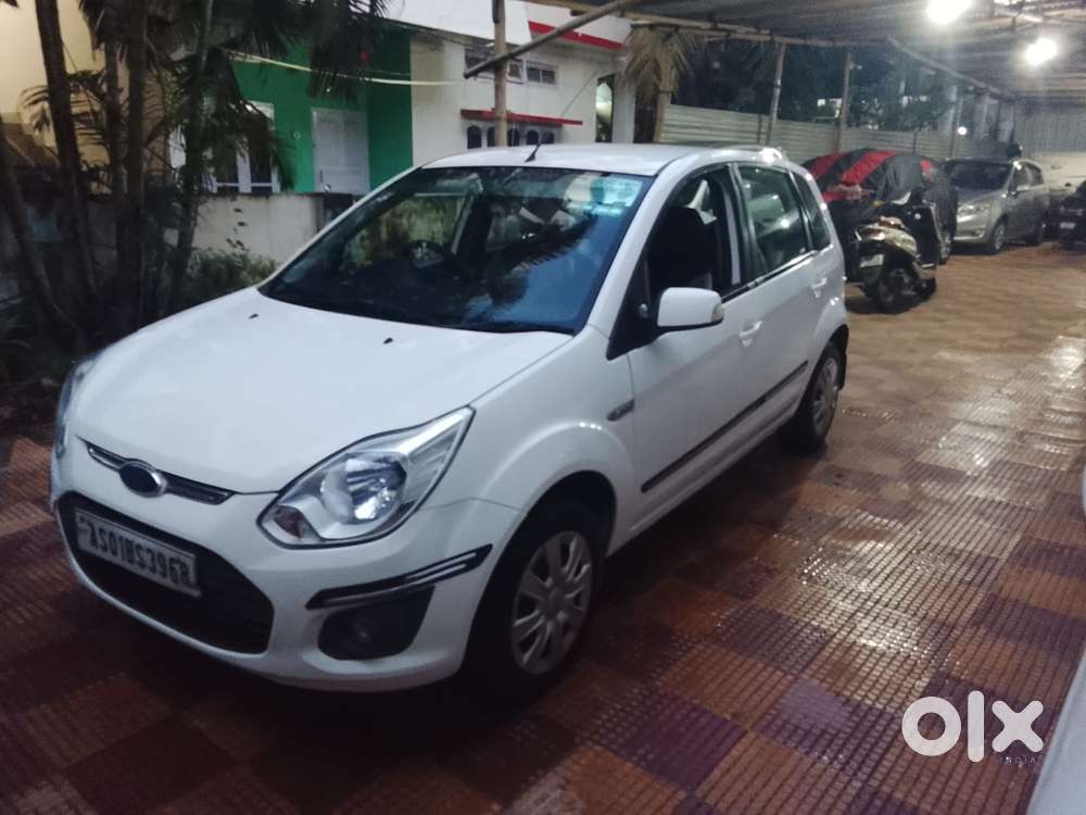 Ford Figo 1.2p Trend Mt, 2015, Petrol