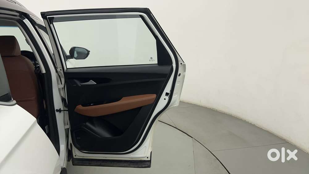 Mg Hector Plus 1.5 Sharp Turbo Cvt 6 Str, 2022, Petrol