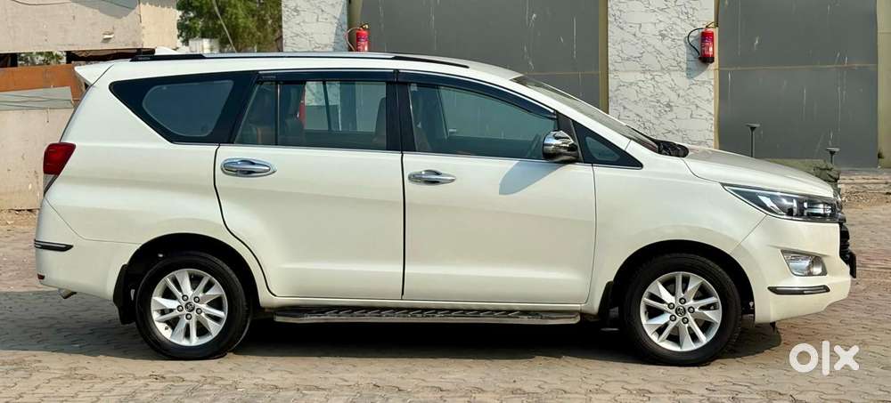 Toyota Innova Crysta 2.8z Automatic, 2017, Diesel