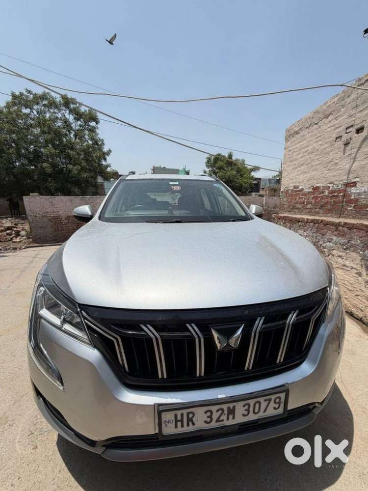Mahindra Xuv700 2.0 Mx Petrol Mt 5 Str, 2022, Petrol