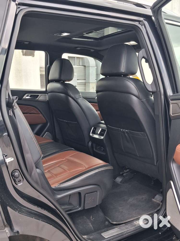 Mahindra Alturas G4 4wd At, 2021, Diesel