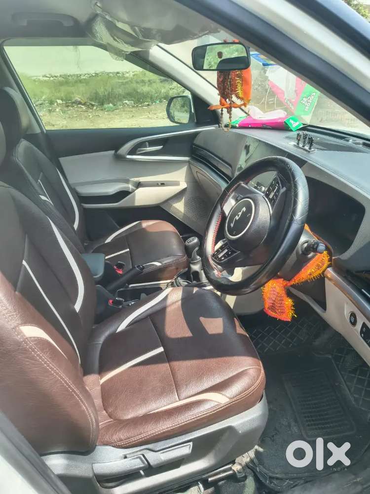 Kia Carens Luxury Diesel 2023