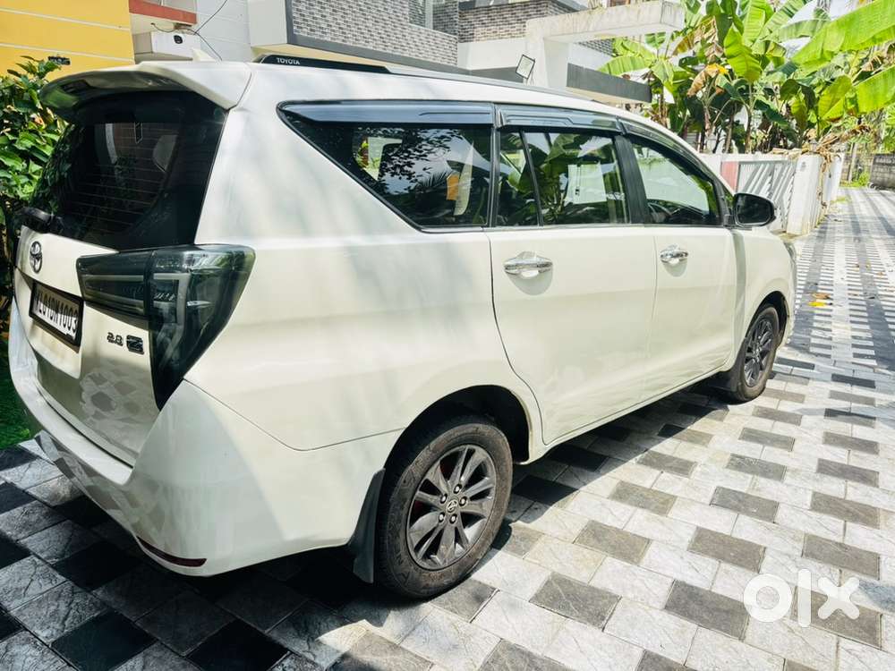 Toyota Innova Crysta 2017