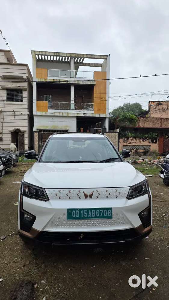 Mahindra Xuv400 Ev 2025 Electric Well Maintained