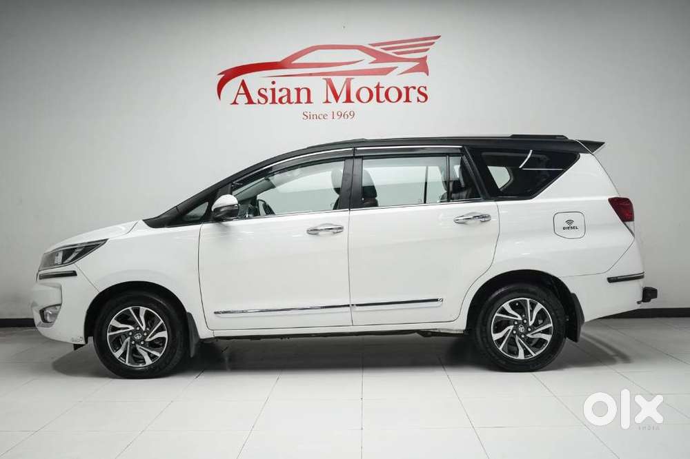 Toyota Innova Crysta 2.4 G Plus Mt 8 Str, 2024, Diesel