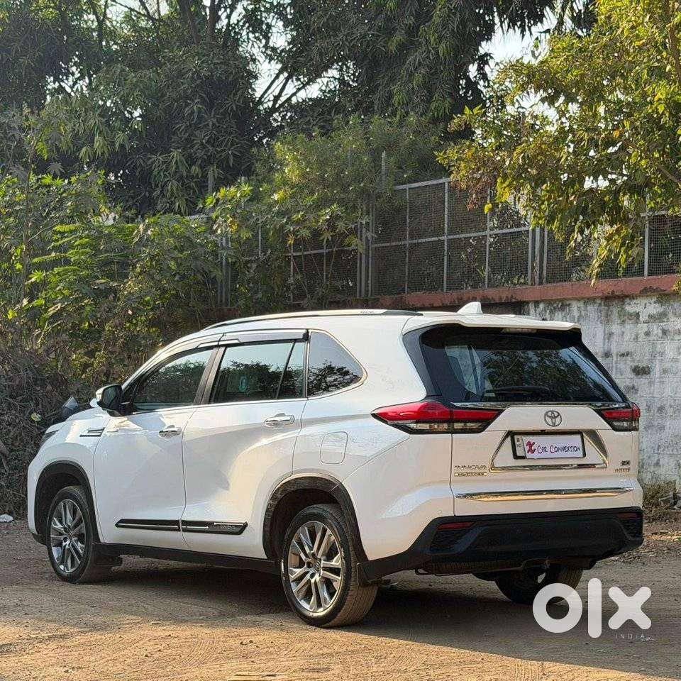 Toyota Innova Hycross 2.0 Zx (o) Hybrid 7 Str, 2023, Petrol