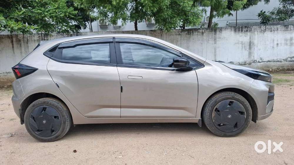 Tata Altroz, 2026, Petrol