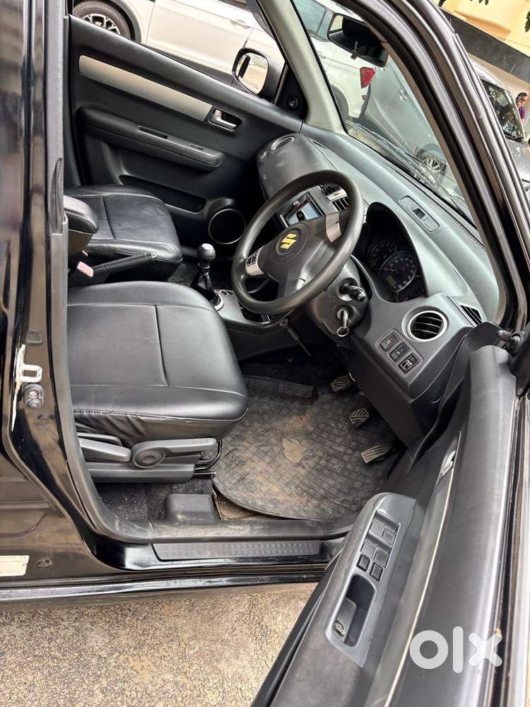 Maruti Suzuki Swift Vvt Zxi, 2010, Petrol