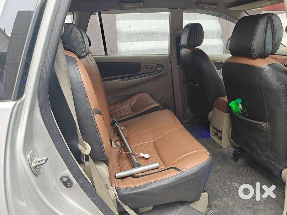 Toyota Innova 2.5 G (diesel) 8 Seater, 2010, Diesel