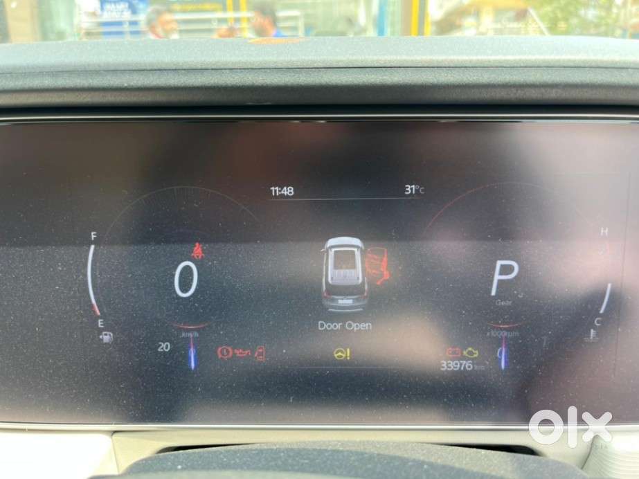 Mahindra Xuv700 2.0 Ax 5 Petrol At Str, 2022, Petrol