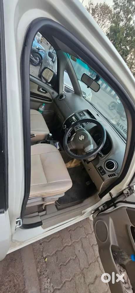 Maruti Suzuki / Sx4 / 1.6 Zxi (o)