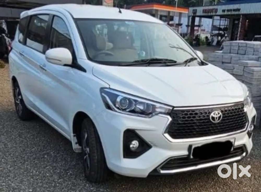 Toyota Rumion V Petrol 2025