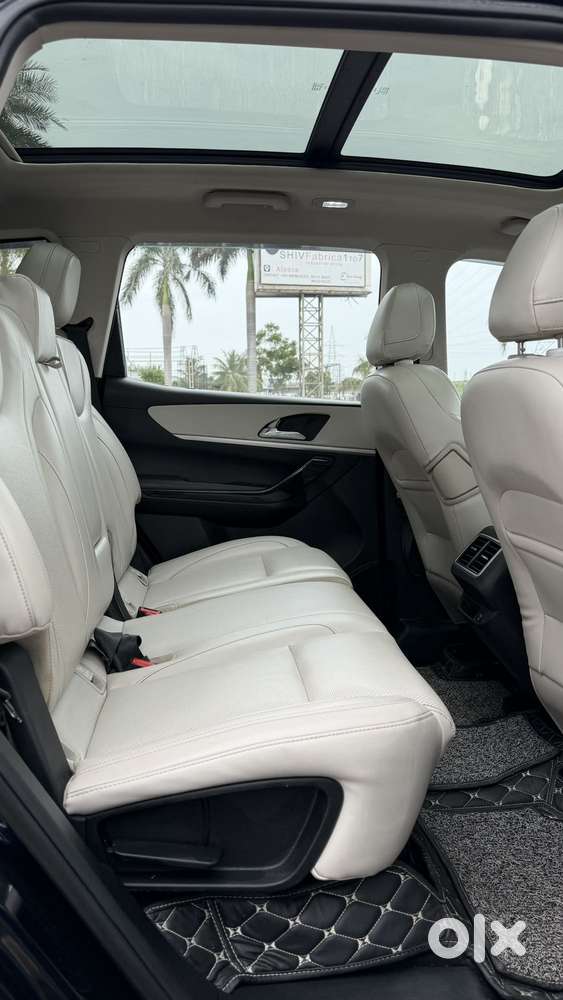 Mahindra Xuv700 2.2 Ax 7 Diesel At Luxury Pack Str, 2023, Diesel