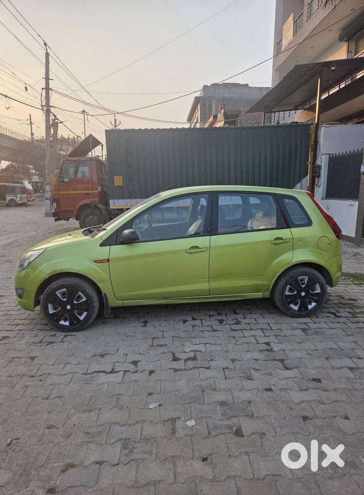 Ford Figo 1.2p Titanium Mt, 2011, Petrol