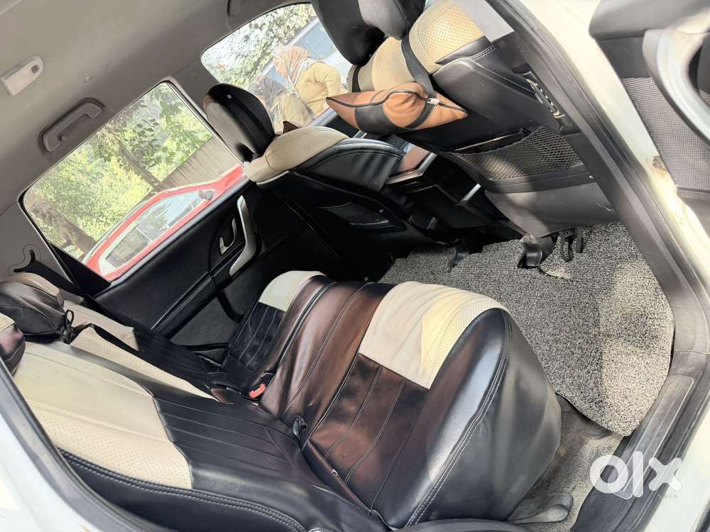 Mahindra Xuv500 W8 Dual Tone, 2020, Diesel