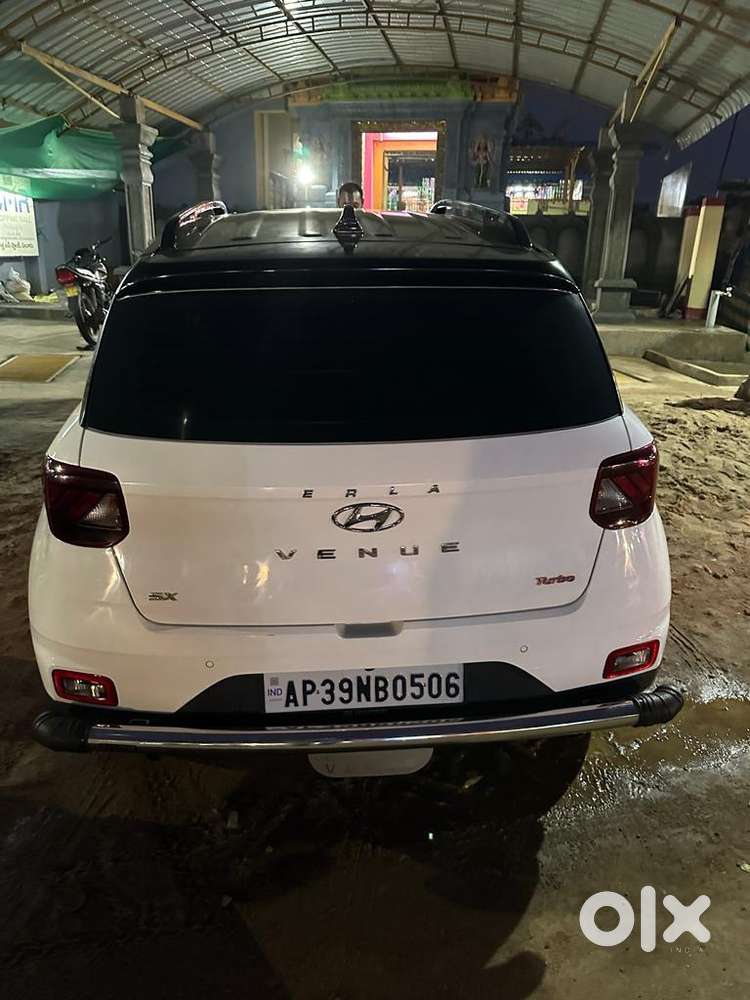 Hyundai Venue 2022 Diesel 48000 Km Driven