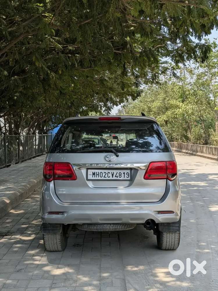 Toyota Fortuner 2012