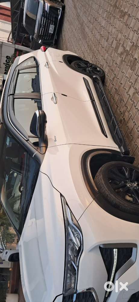Toyota Innova Hycross 2025 Petrol Good Condition
