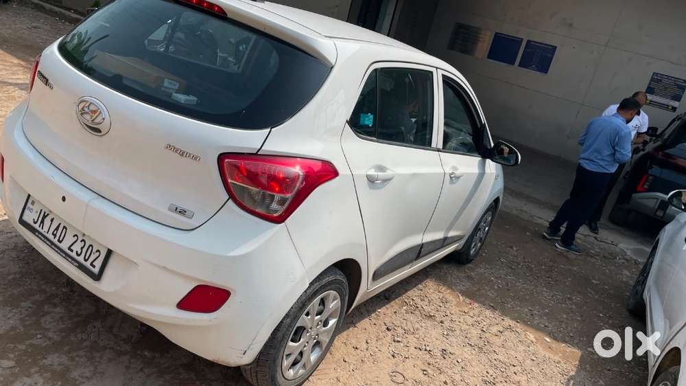 Mint Condition White Hyundai Grand I10 Magna (2014) - Single Handed