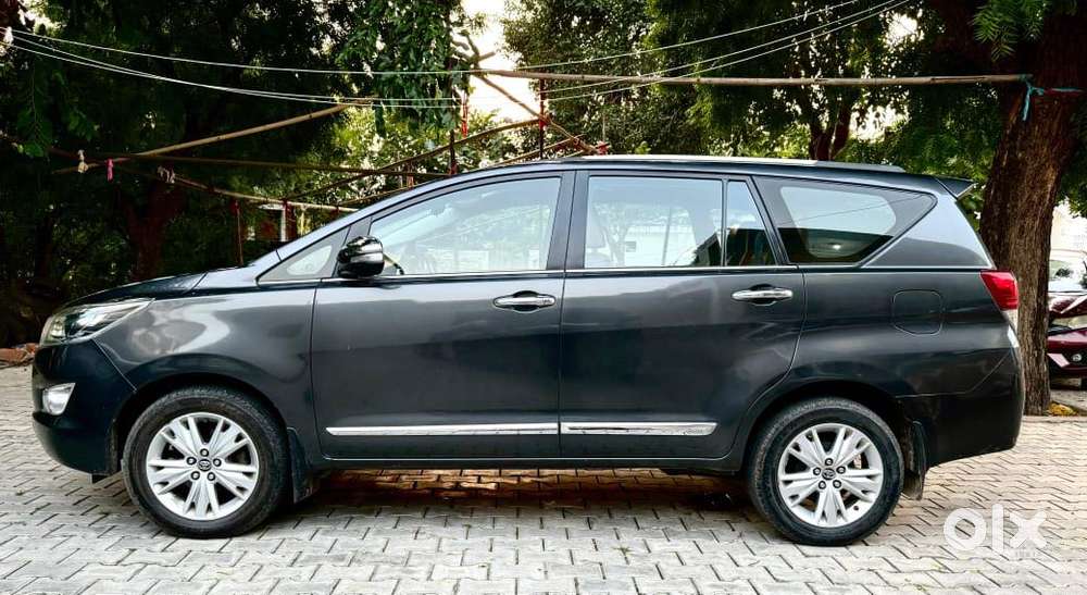 Toyota Innova Crysta 2.8z Automatic, 2017, Diesel