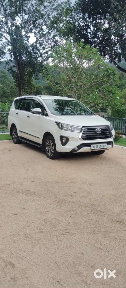 Toyota Innova Crysta 2022 Diesel 150000 Km Driven