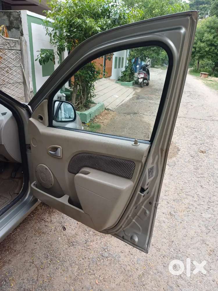 Mahindra Renault Logan Diesel 2011