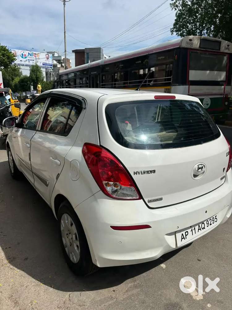 Hyundai I20 Diesel Manual 2nd 2012 With Xenos Screen And Back Hdcamera