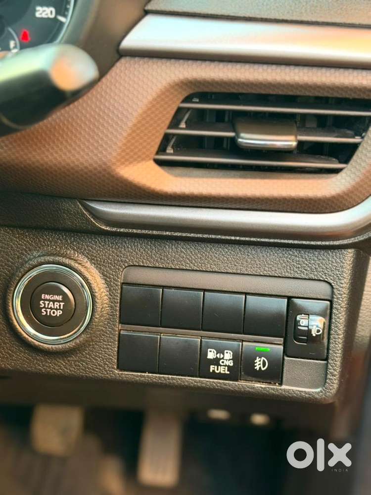 Maruti Suzuki Brezza 2024 Cng & Hybrids 12000 Km Driven