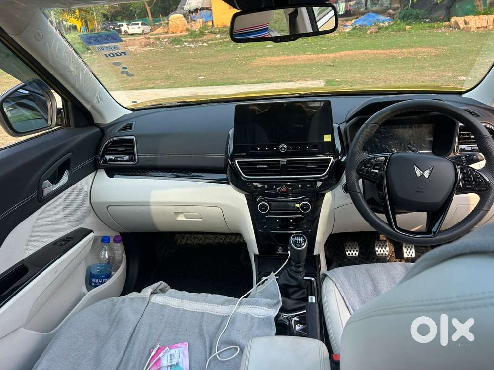 Mahindra Xuv 3xo Ax7l Petrol Mt, 2025, Petrol