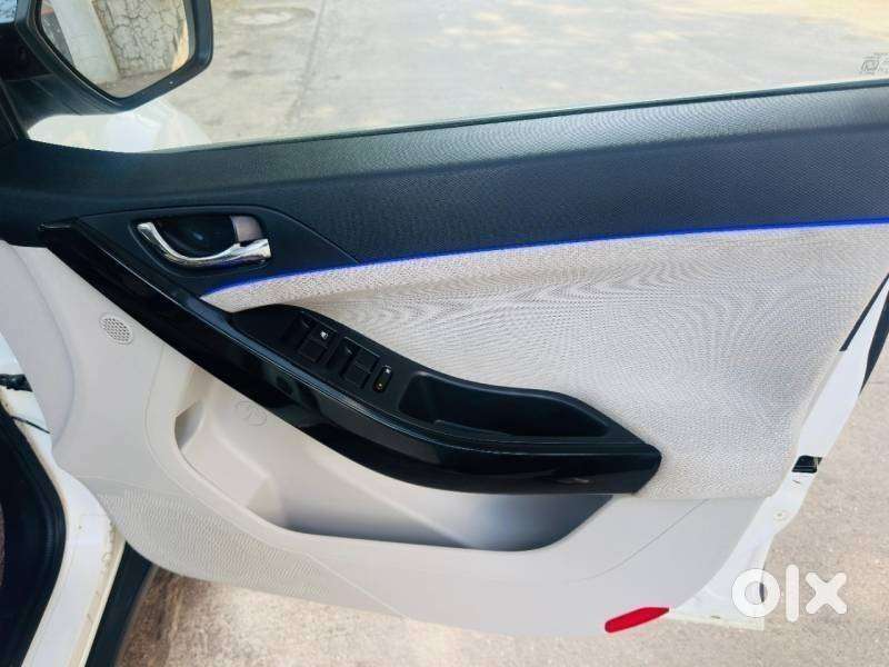 Tata Nexon 1.2 Revotron Xz Plus, 2020, Petrol