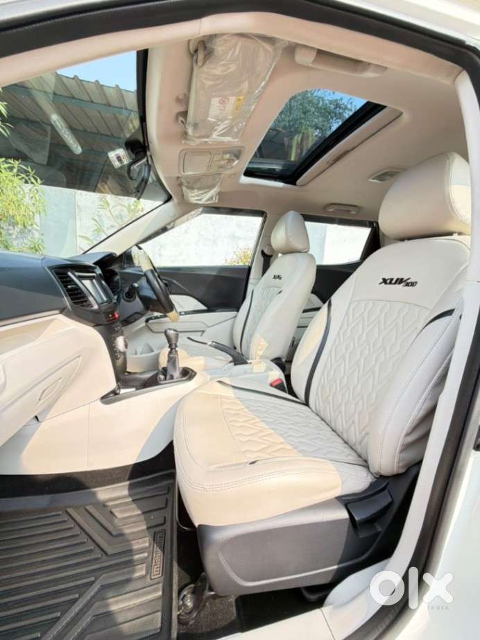 Mahindra Xuv300 W4, 2023, Petrol