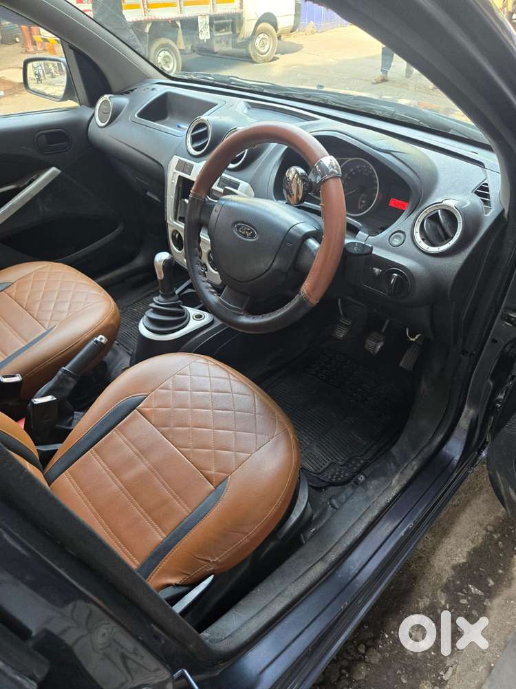 Ford Figo 2010-2012 Petrol Titanium, 2010, Petrol