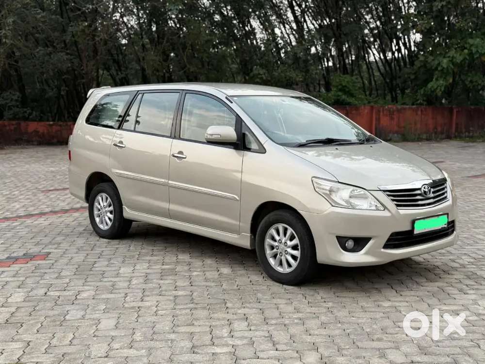Toyota Innova 7 Str 2013 Diesel 180000 Km Driven