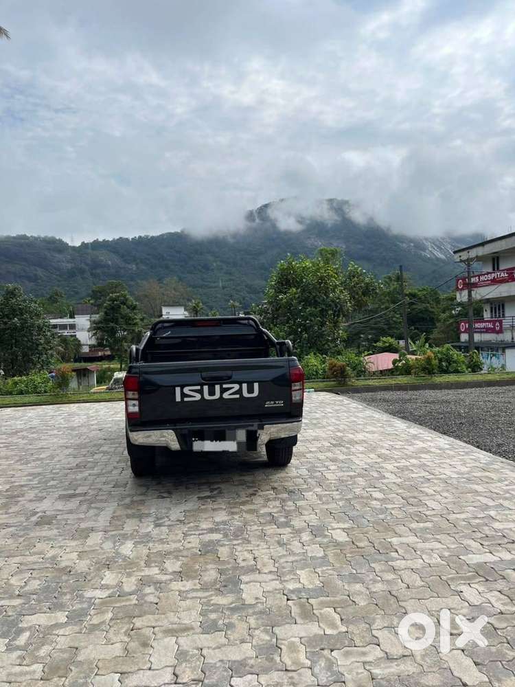 Isuzu D-max V-cross 2024