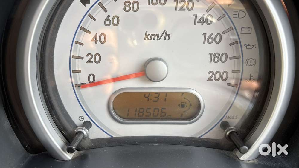 Maruti Suzuki Ritz Vxi, 2013, Petrol