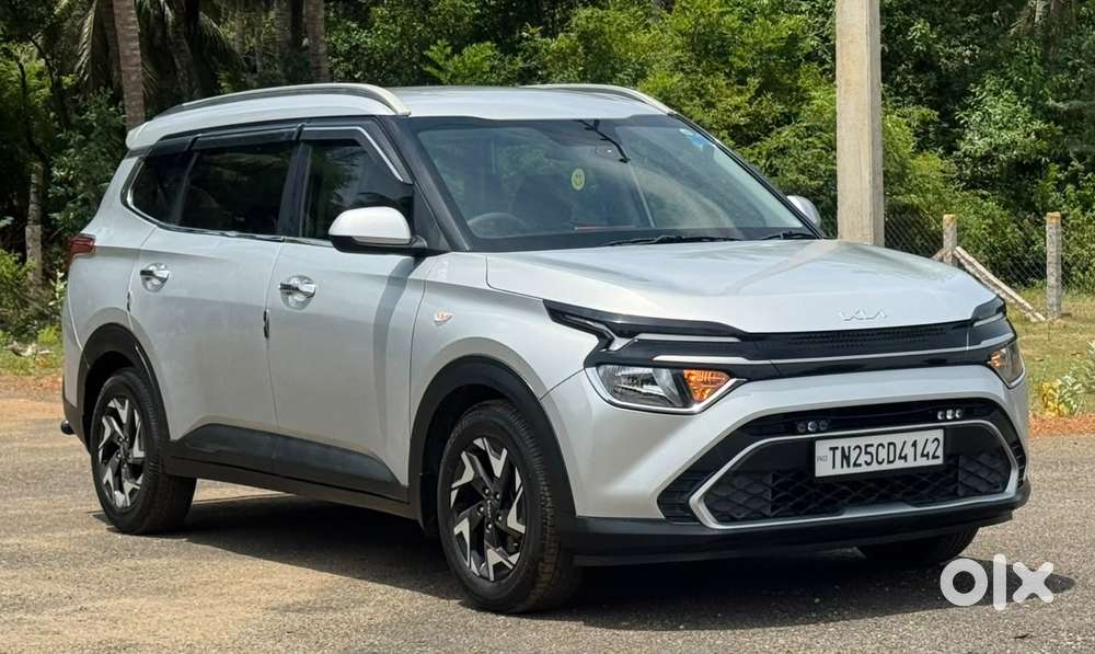 Kia Carens, 2023, Petrol