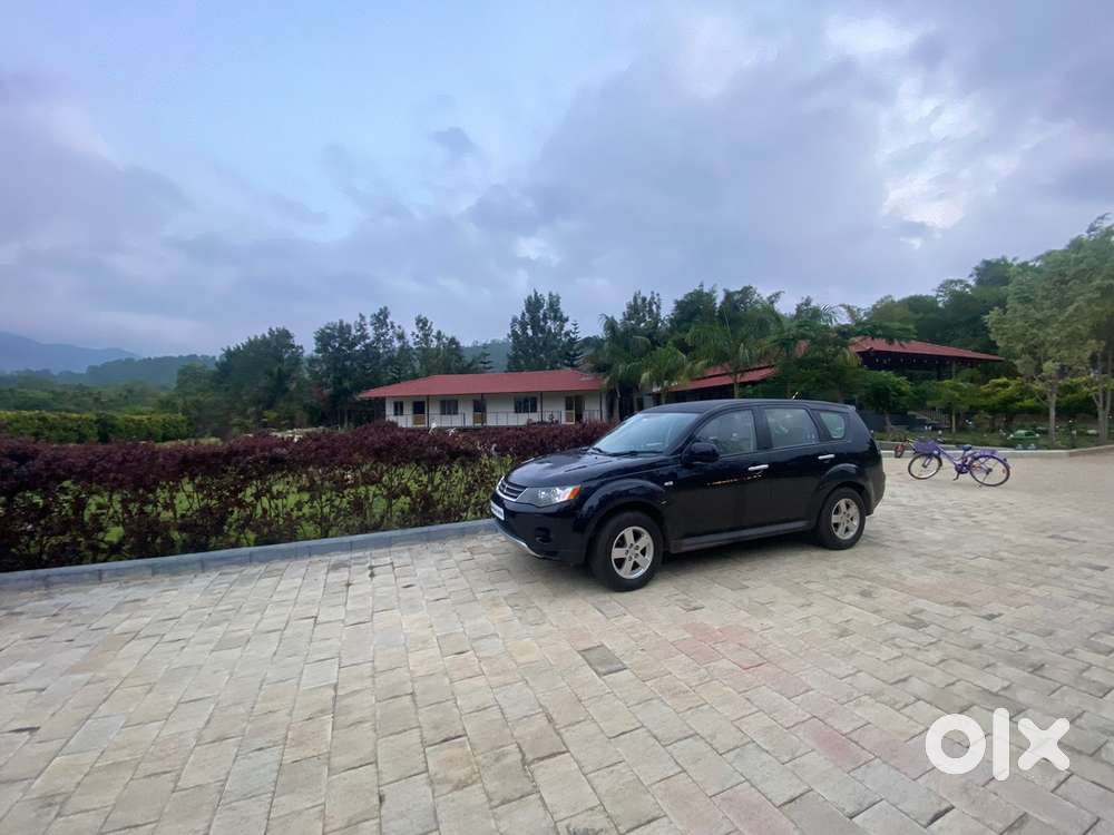 Mitsubishi Outlander Petrol 100000 Km Driven