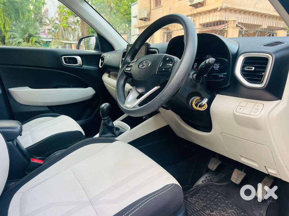 Hyundai Venue 1.2 S (o), 2022, Petrol