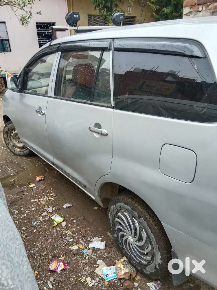Toyota Innova 2010 Diesel Well Maintained